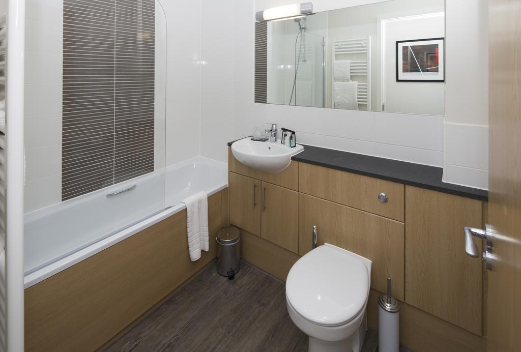 House Of Fisher - Beneficial House Bracknell Kamer foto