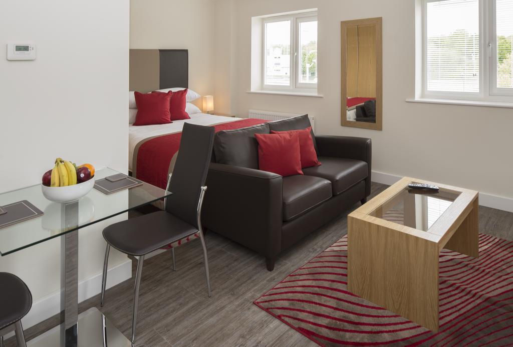 House Of Fisher - Beneficial House Bracknell Kamer foto