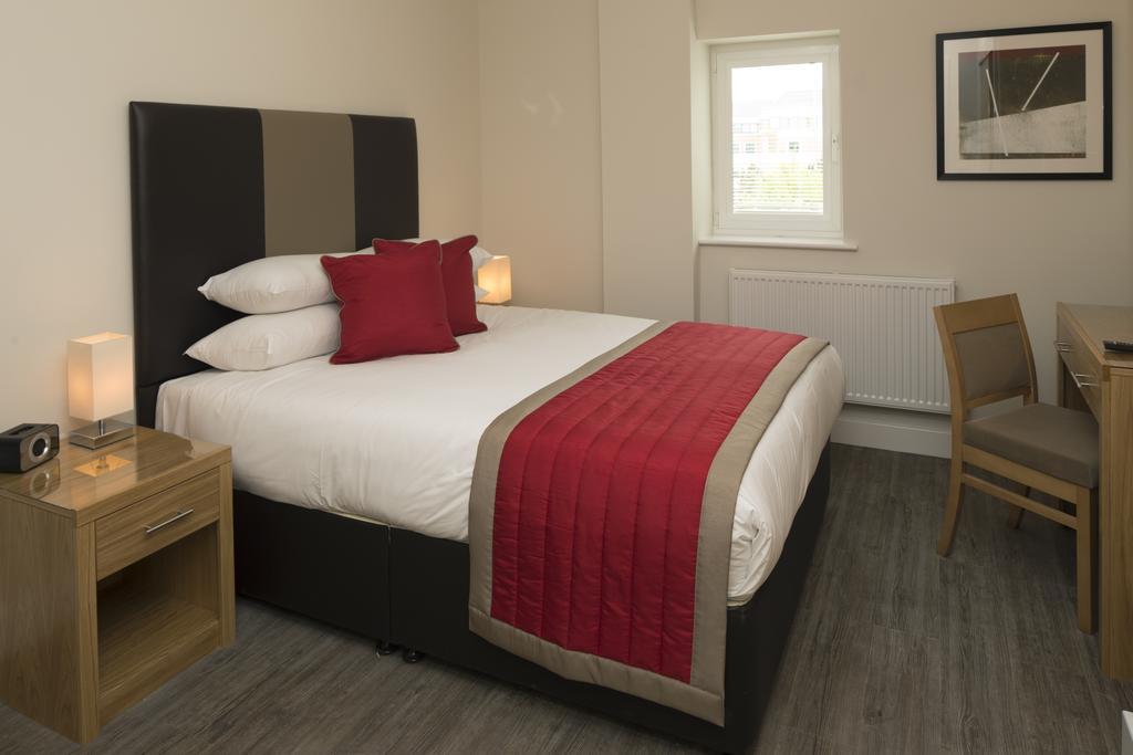 House Of Fisher - Beneficial House Bracknell Kamer foto